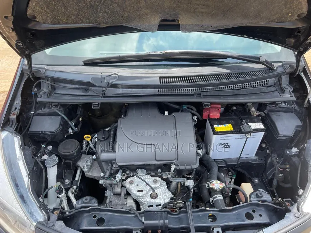 Toyota Vitz 1.3 AWD 3dr 2015