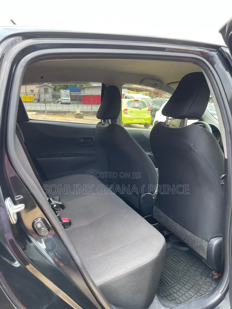 Toyota Vitz 1.3 AWD 3dr 2015