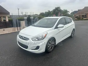 Hyundai Accent SE Hatchback 2016 White