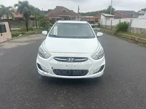 Hyundai Accent SE Hatchback 2016 White