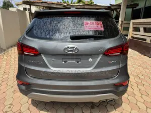 Hyundai Santa Fe SE FWD 2016 Gray