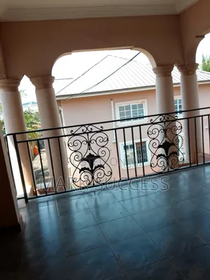 3bdrm Apartment in West Hills Mall Area for rent