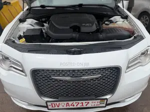 Chrysler 300C Base AWD 2016 Off white