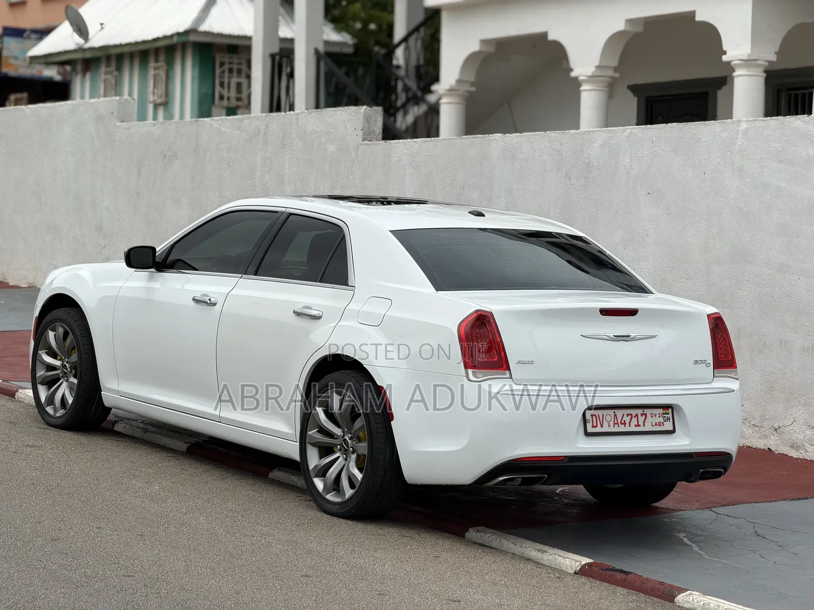 Chrysler 300C Base AWD 2016 Off white