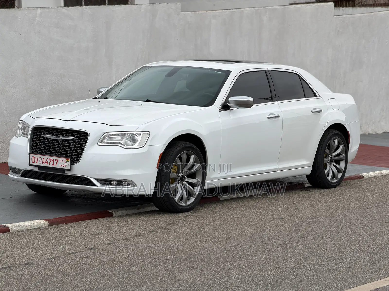 Chrysler 300C Base AWD 2016 Off white