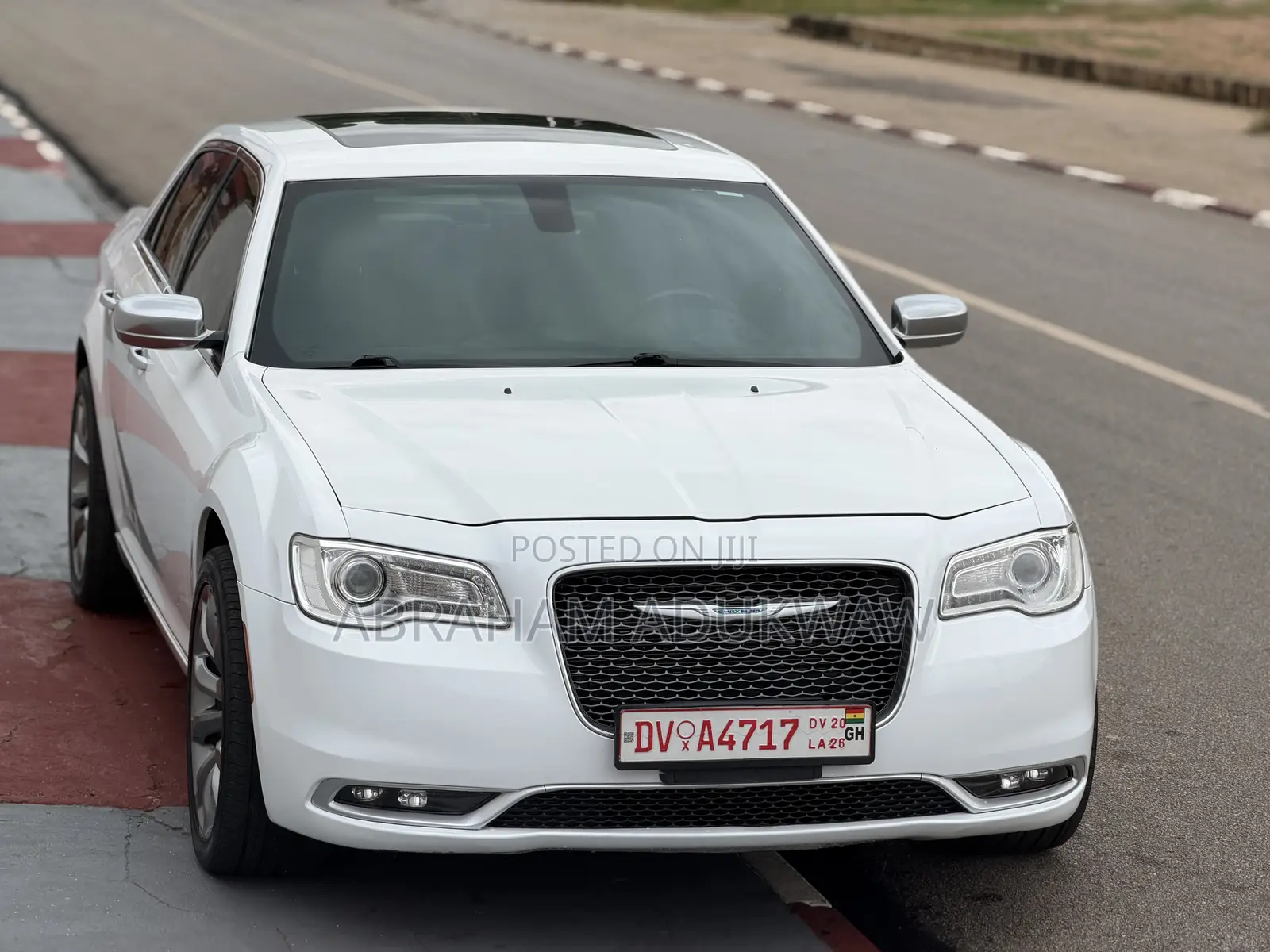 Chrysler 300C Base AWD 2016 Off white