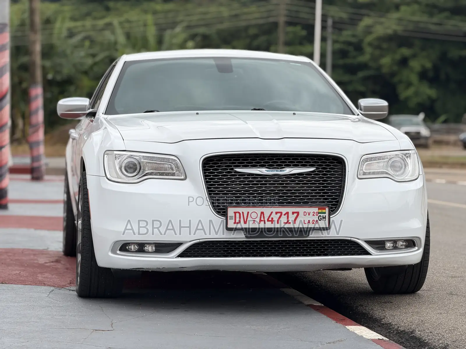 Chrysler 300C Base AWD 2016 Off white