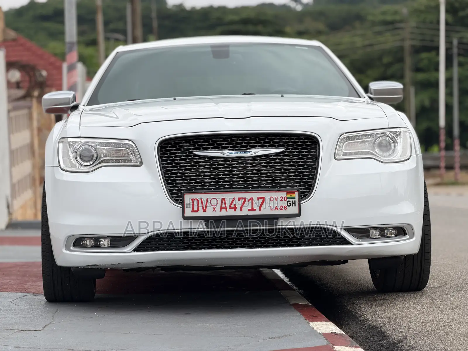 Chrysler 300C Base AWD 2016 Off white