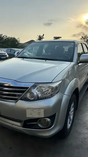 Toyota Fortuner 2012 Gray