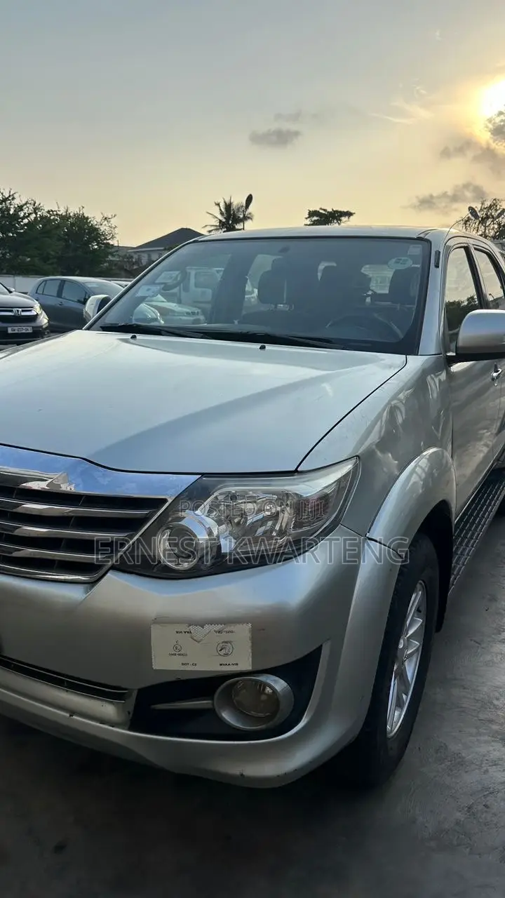 Toyota Fortuner 2012 Gray