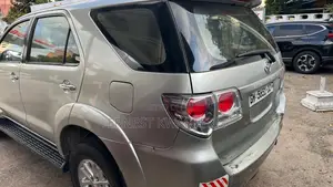 Toyota Fortuner 2012 Gray
