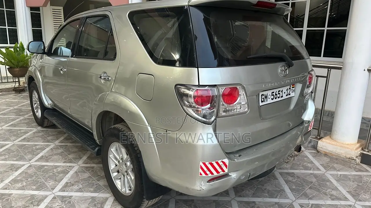 Toyota Fortuner 2012 Gray
