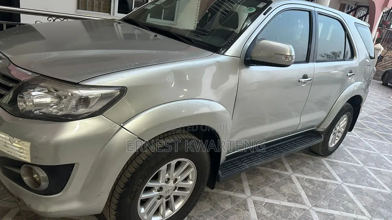 Toyota Fortuner 2012 Gray