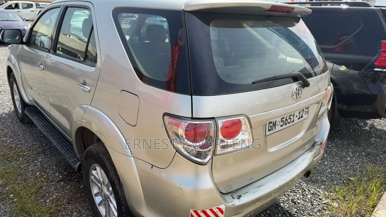 Toyota Fortuner 2012 Gray