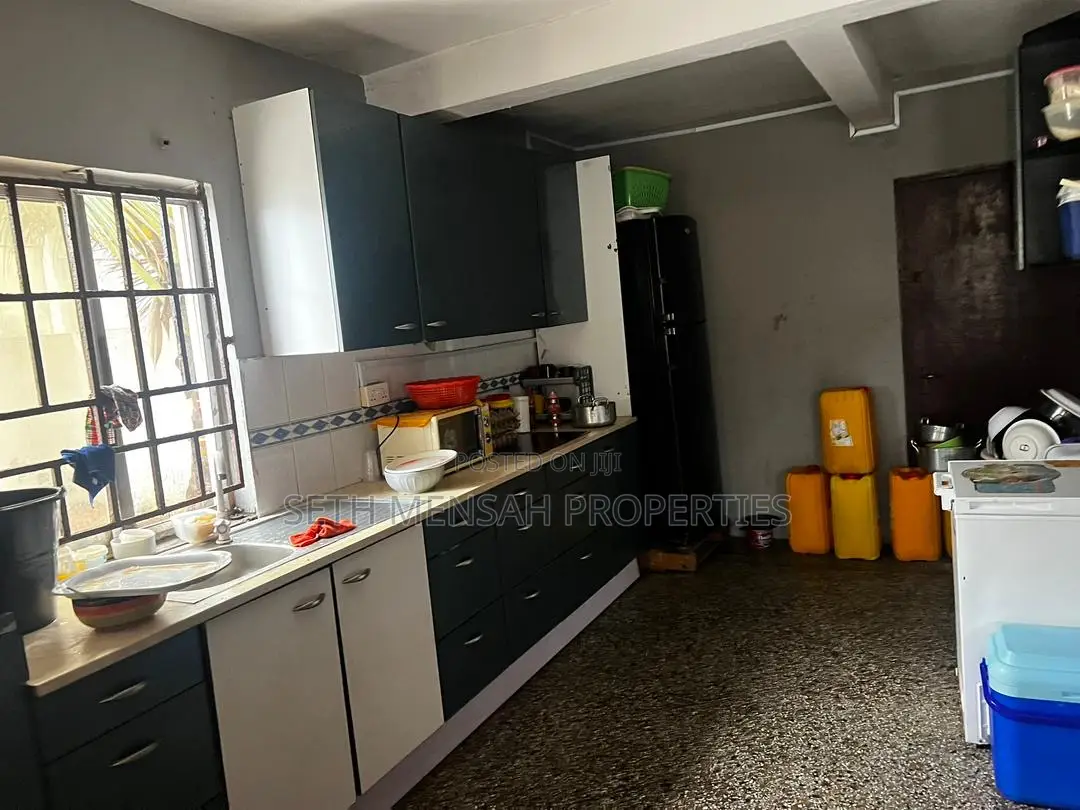 4bdrm House in 4 Bedroom House For, Teshie-Nungua Estates for sale