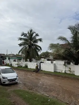 4bdrm House in 4 Bedroom House For, Teshie-Nungua Estates for sale