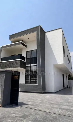 4bdrm Duplex in Felmic Real Estate, Sakumono for sale