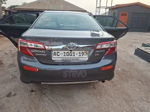 Toyota Camry LE 4dr Sedan (2.5L 4cyl 6A) 2012