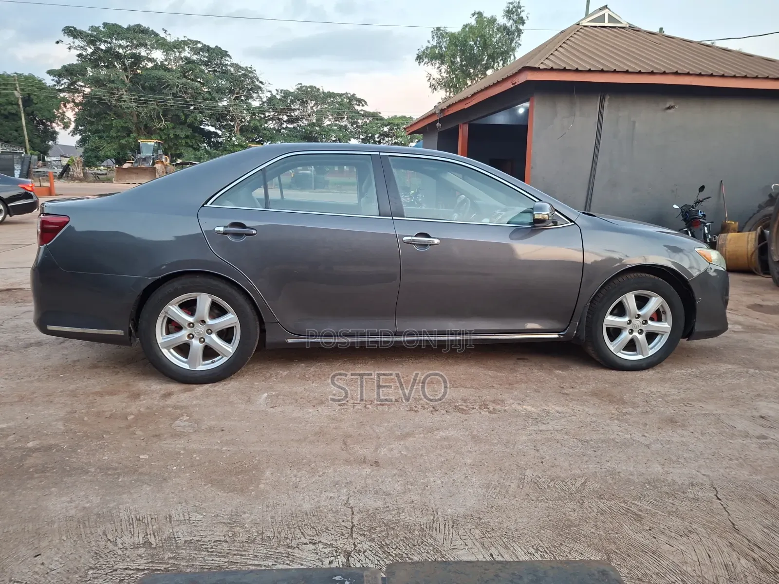Toyota Camry LE 4dr Sedan (2.5L 4cyl 6A) 2012