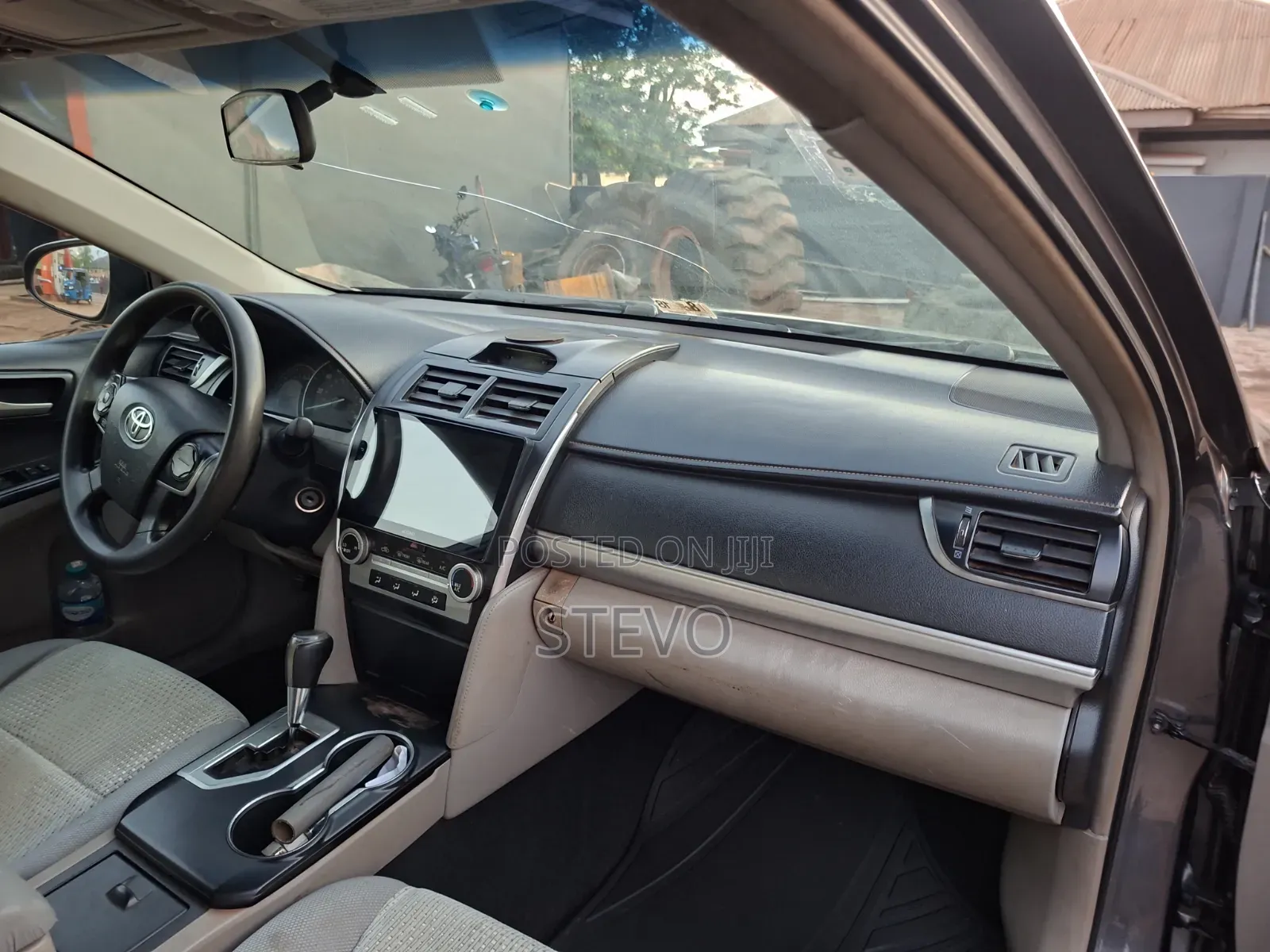 Toyota Camry LE 4dr Sedan (2.5L 4cyl 6A) 2012
