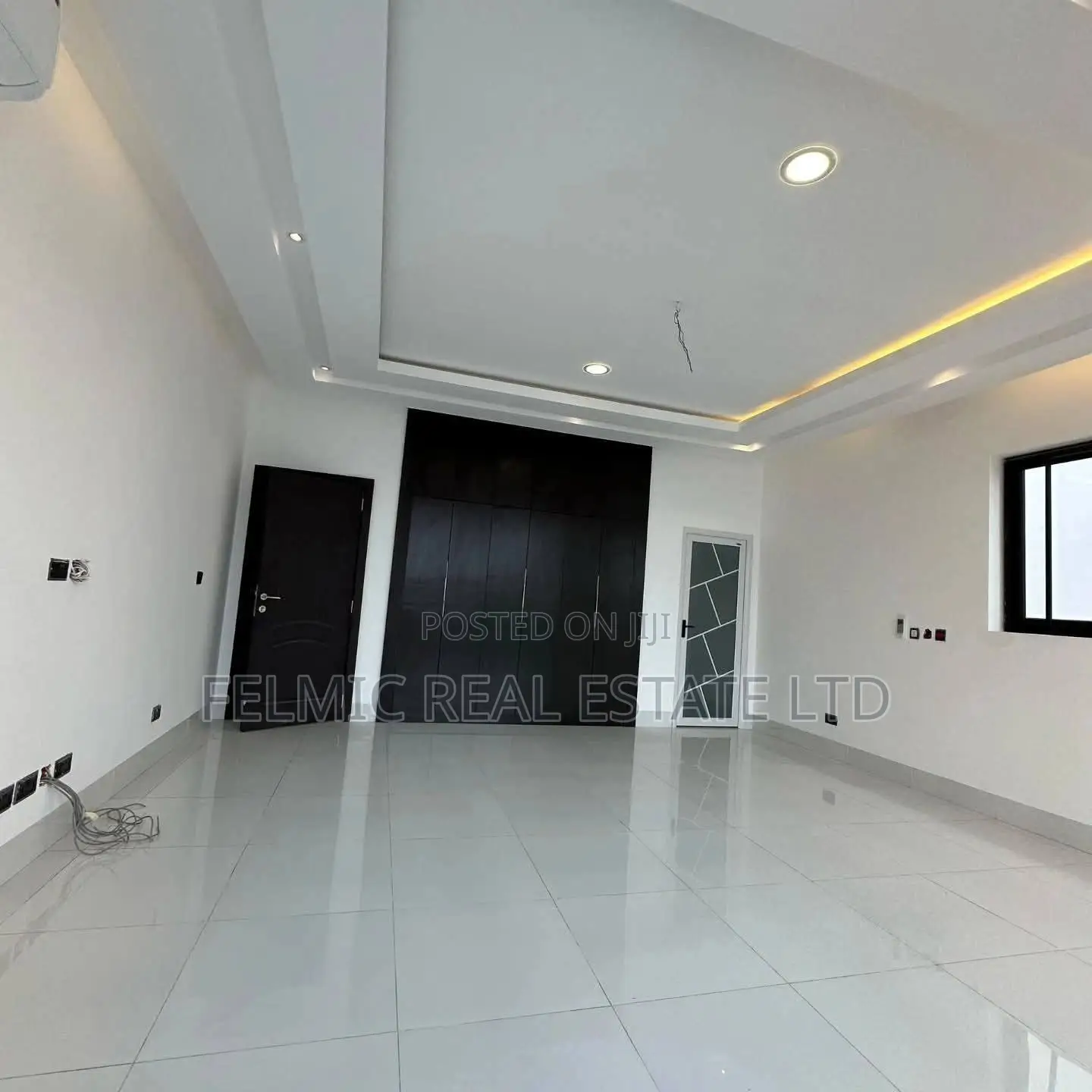 4bdrm Duplex in Felmic Real Estate, Coca Cola for sale