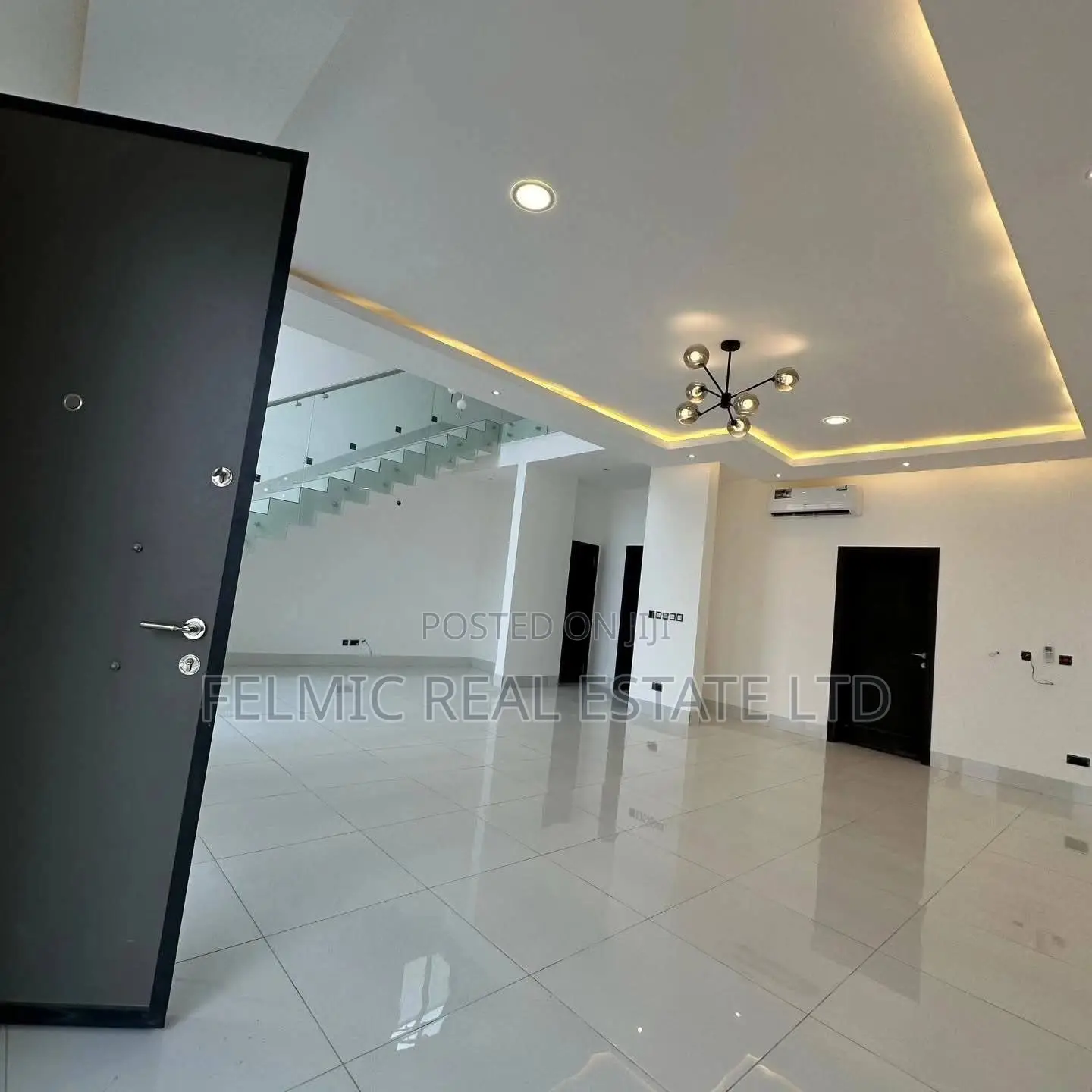 4bdrm Duplex in Felmic Real Estate, Coca Cola for sale