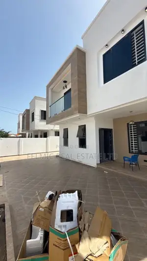 3bdrm Duplex in Felmic Real Estate, Baatsona Total for sale