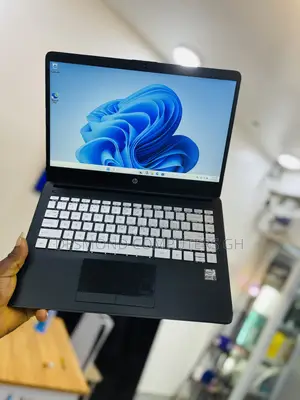 Laptop HP 14-ep0063 8GB Intel Core i3 HDD+SSD 640GB