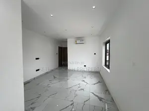 4bdrm House in 4 Bedroom House For, Lake Side Estate for sale
