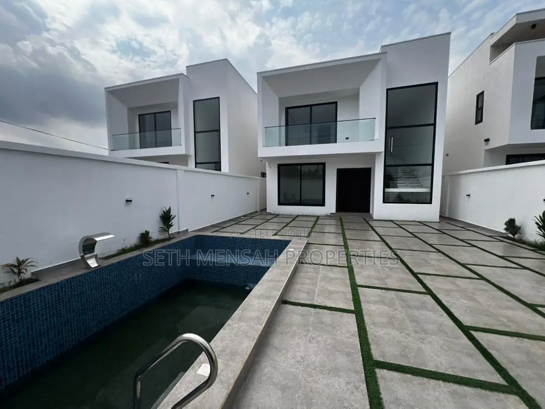 4bdrm House in 4 Bedroom House For, Lake Side Estate for sale
