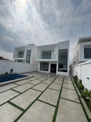 4bdrm House in 4 Bedroom House For, Lake Side Estate for sale