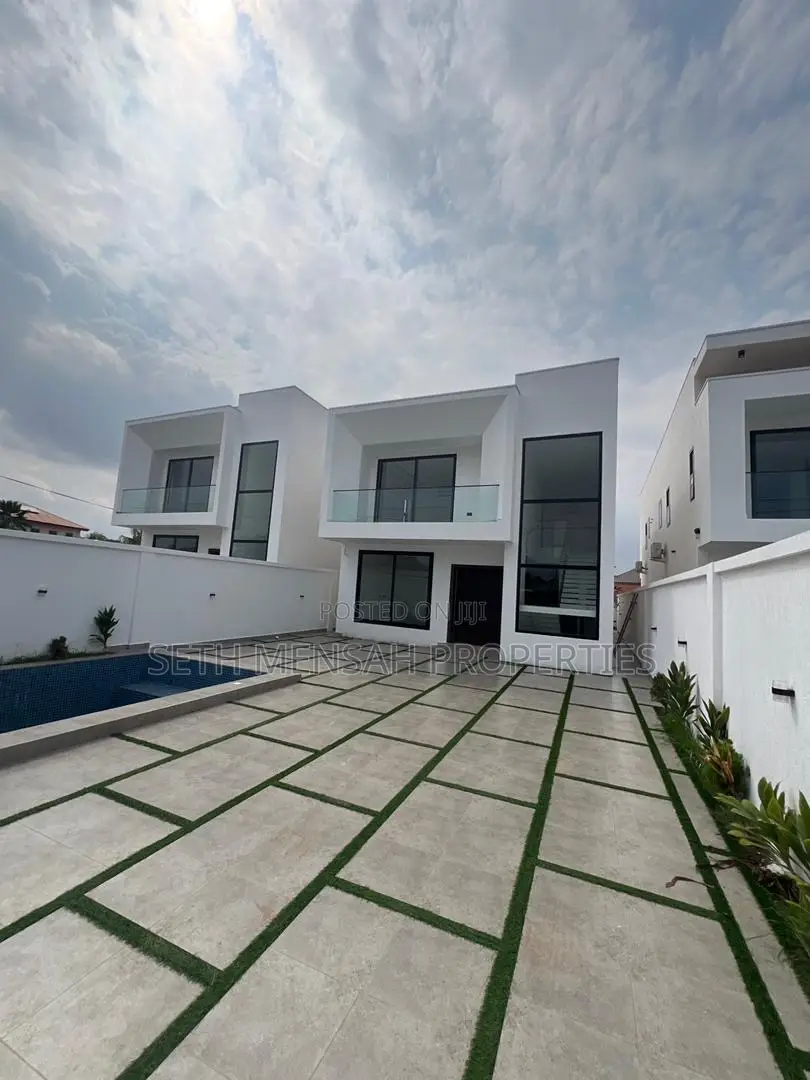 4bdrm House in 4 Bedroom House For, Lake Side Estate for sale