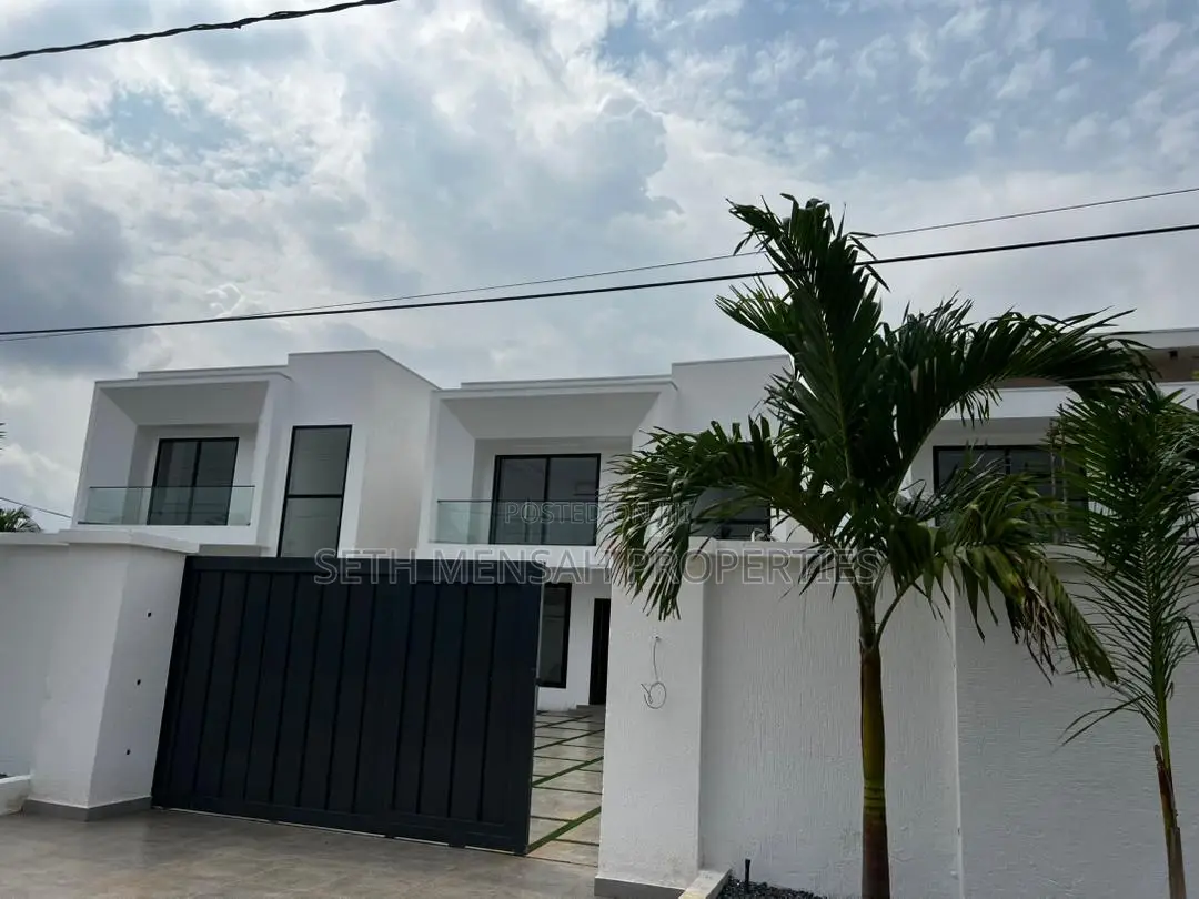 4bdrm House in 4 Bedroom House For, Lake Side Estate for sale