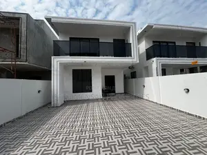 4bdrm House in 4 Bedroom House For, Lake Side Estate for sale