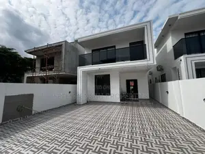 4bdrm House in 4 Bedroom House For, Lake Side Estate for sale