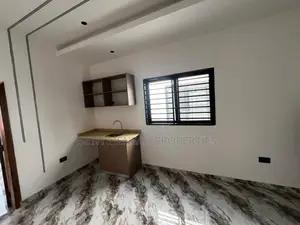4bdrm House in 4 Bedroom House For, Lake Side Estate for sale