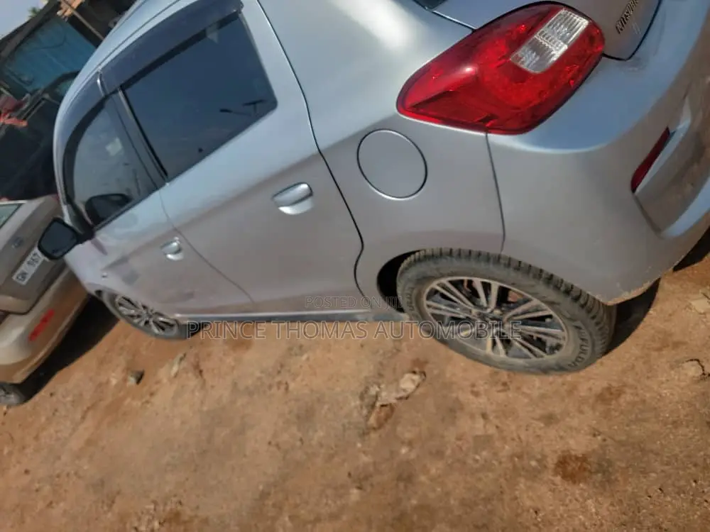 Mitsubishi Mirage 2017 Silver