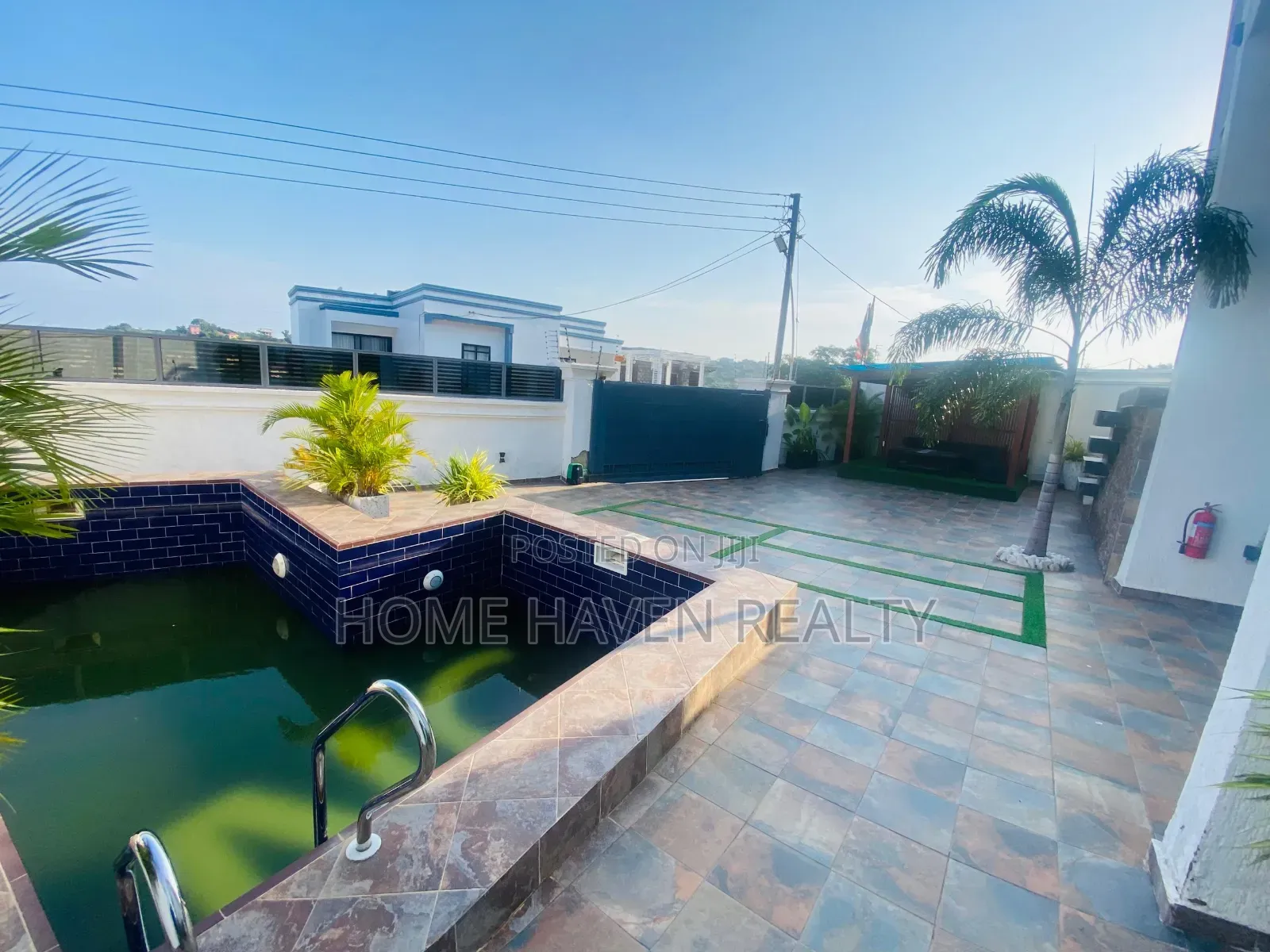 Furnished 3bdrm House in Krokrobite - New, West Hills Mall Area
