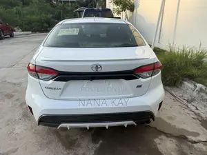 Toyota Corolla SE 2020 White