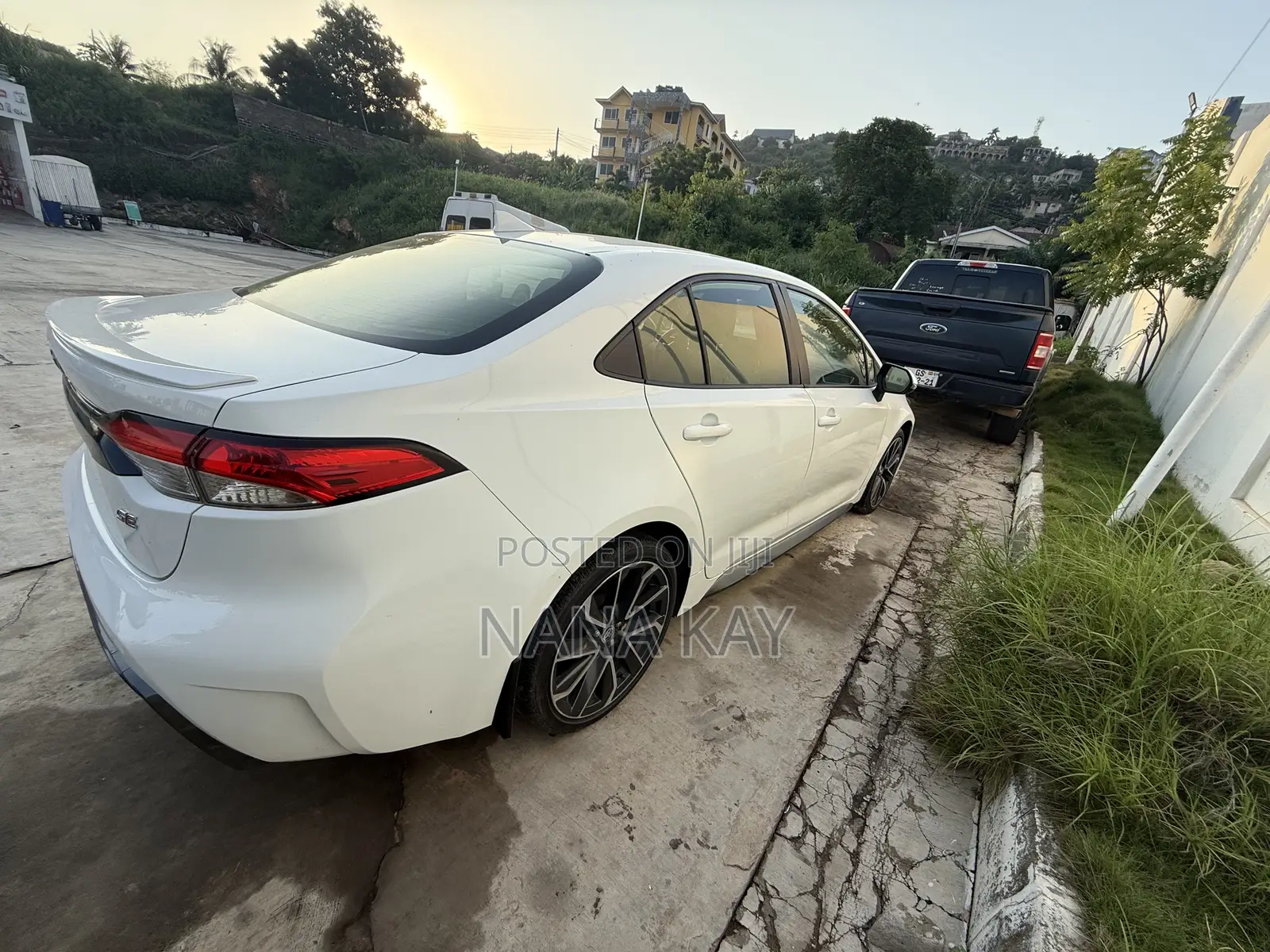Toyota Corolla SE 2020 White