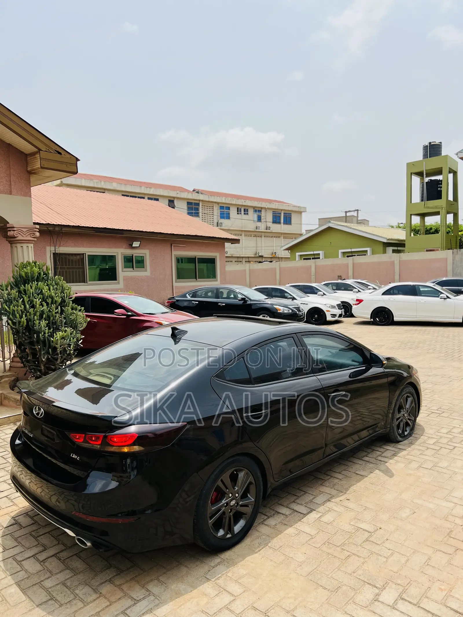Hyundai Elantra Limited Sedan FWD (1.8L 4cyl 6A) 2016 Black