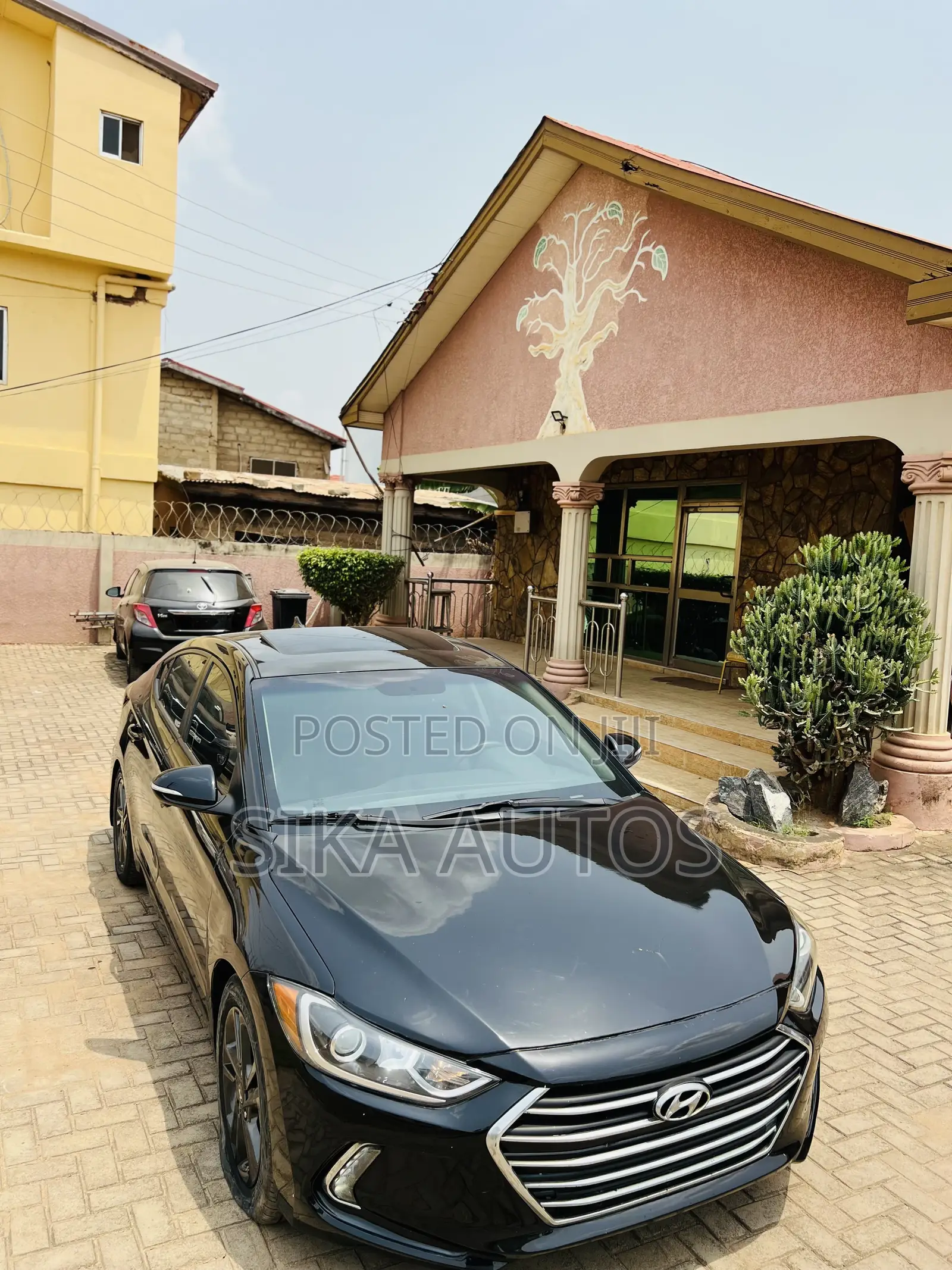 Hyundai Elantra Limited Sedan FWD (1.8L 4cyl 6A) 2016 Black
