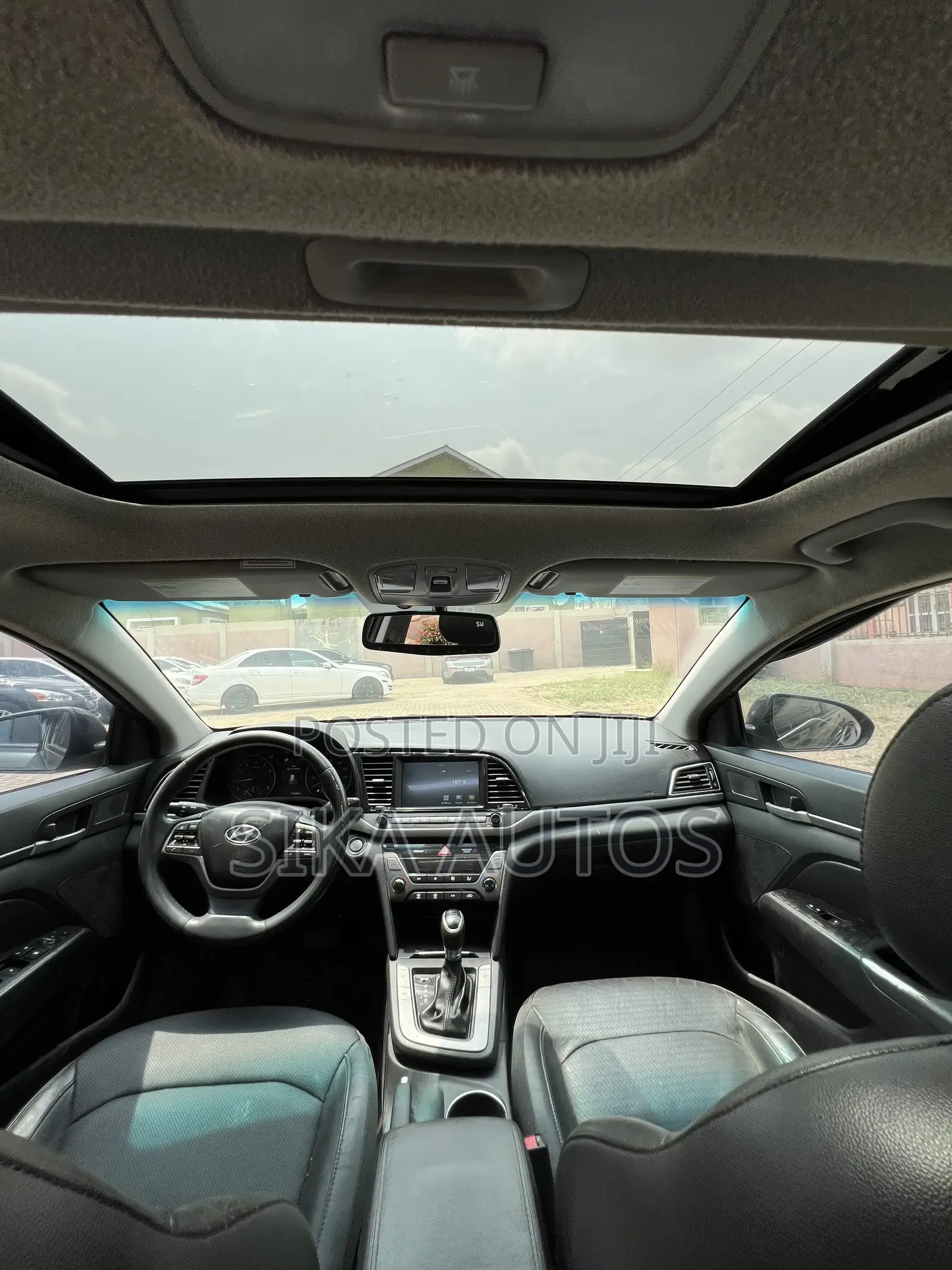 Hyundai Elantra Limited Sedan FWD (1.8L 4cyl 6A) 2016 Black