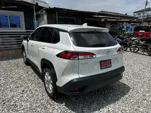 Toyota Frontlander 2.0 Petrol FWD 2022 White
