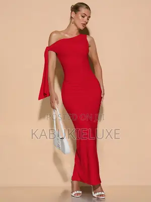 Elegant One-Shoulder White Maxi Dress