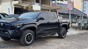 Toyota Tacoma 2024 Black