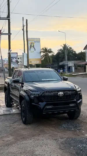 Toyota Tacoma 2024 Black