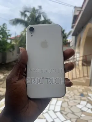 Apple iPhone XR 64 GB White