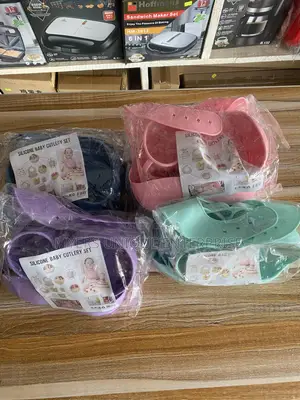 Silicone Feeding Set With Wooden Handle