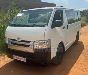 Toyota HiAce 2014 White